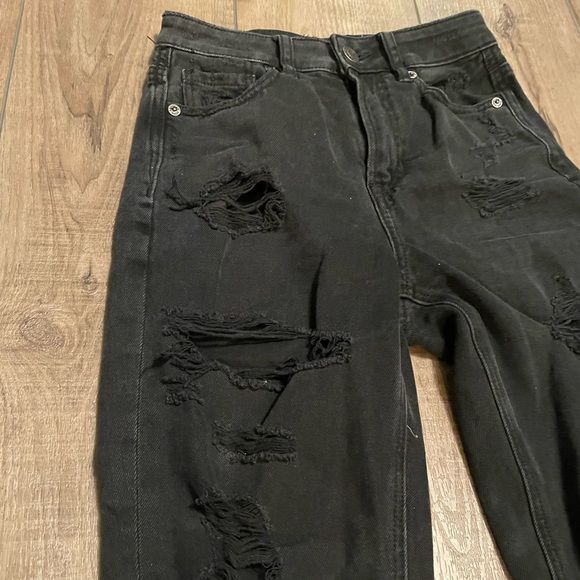 Black American Eagle Ripped Jeans - Picture 2 of 4